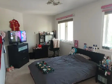 (Female only) Beautiful room BAYVIEW and SHEPPARD Image# 1
