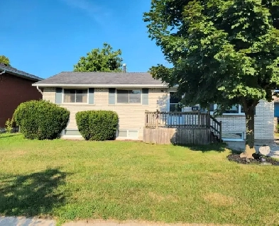 Upper- 1116 Indian Road North Image# 8