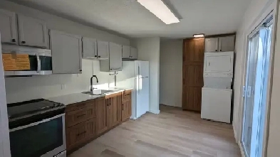Cozy 2-bdr home in St Vital with parking for 2 vehicles! Image# 2