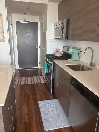 Bright & Spacious 1-Bedroom Apartment in Beltline Image# 5