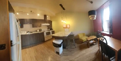 Downtown -Belle chambre avec bain privé-Room with private bath Image# 1