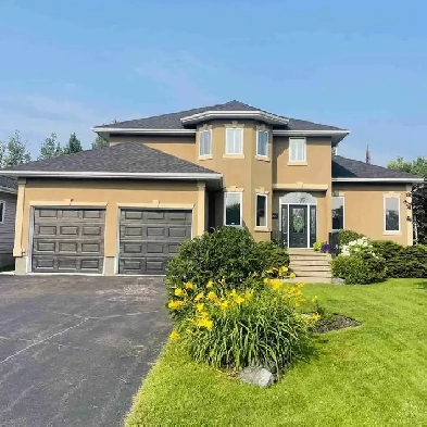 Executive FURNISHED 4 bed/4 bath home for rent Image# 4