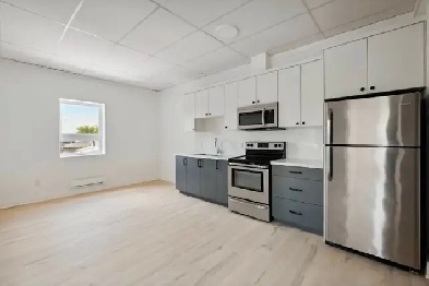 Luxury 1 /2/3 bed RS Suite Available from $1739/$1996/$2,367 Image# 1