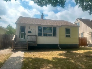 Two Bedroom and One Bathroom house in Lakeview Image# 2