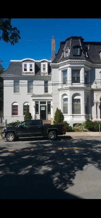 SEPT 1st Beautiful  Southend modern 2 bedroom unit with 5 applia Image# 1