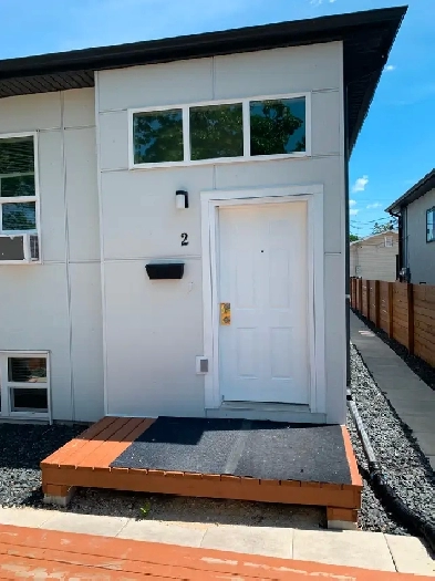 2 bedroom lower 4 plex $ 1465.00 Image# 1