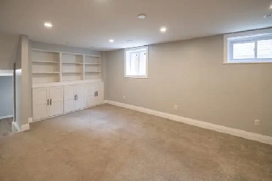 2 Bedroom, 1 Bath  large livingroom Unit for Rent Image# 2