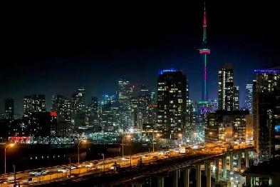 Apartment in Toronto Downtown w/free Parking Image# 1