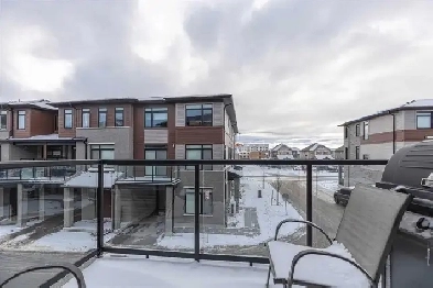4BR 3WR 2Parkings Modern Corner House-From September 1st Image# 9
