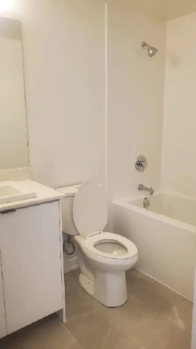 Private Room & Washroom in 2bed2bath HighRise Condo Downtown Kit Image# 13