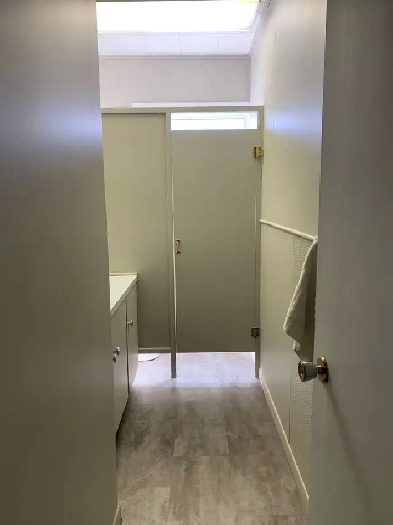 Downtown London Office Space for Rent 500sf Image# 2