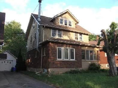 Furnished room for international student,Niagara Falls $675/mont Image# 1