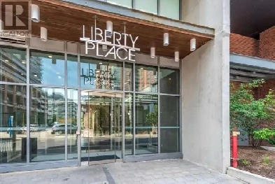 150 Liberty Village, 1 Dedroom   Den   Parking Image# 8