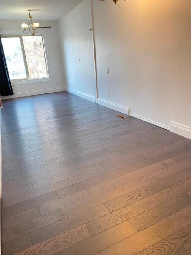 2 mins walk to Southland train/15 mins Downtown/5 mins Chinook Image# 1