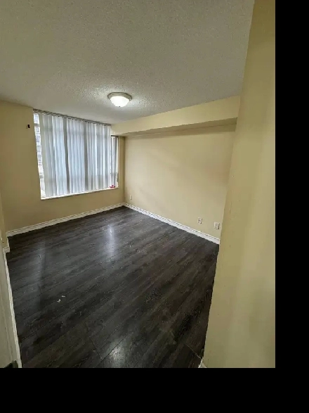 SHARING ROOM AVAILABLE Image# 1