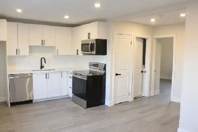 WOW! Beautifully Renovated 2 Bedroom   Loft Area AVAILABLE NOW Image# 1