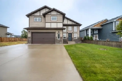 PRICE REDUCED | 2202 Cedar Crescent, Coaldale Image# 7
