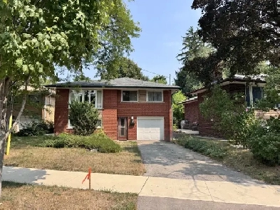First-Time Buyer or Fix & Flip? This Detached Gem Is It! Image# 8