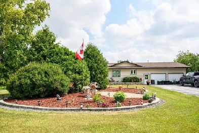 Hedden Jewel in Teulon w/6 Acres & 1061 sqft home Image# 6