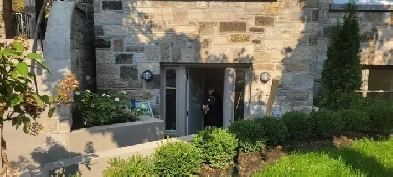 Fully renovated 5 1/2 next to UdeM/HEC/Poly Image# 1