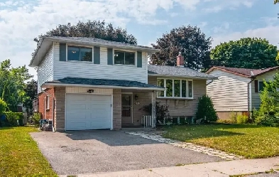 35 TECUMSEH Crescent, Kitchener Steps from Tecumseh Park Image# 2
