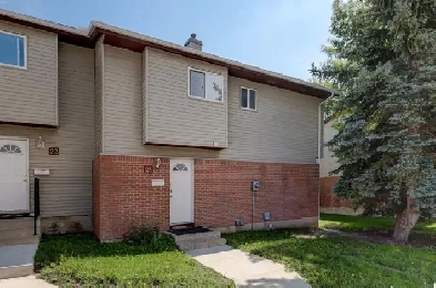 INVESTOR ALERT! AFFORDABLE 3 BED WHITEHORN TOWNHOUSE FOR SALE Image# 5