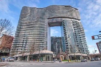 Stunning Views of False Creek! Image# 8