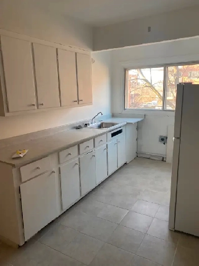 CLEAN & SPACIOUS 3.5 CLOSE TO WATERFRONT   AIRPORT Image# 8