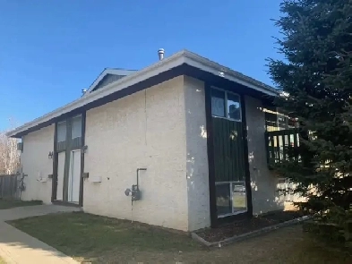 LACOMBE RENTAL! Maintenance Free! 3 Bedroom 4 plex Image# 9