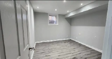 1 private room for rent near Bramelea city centre Image# 3