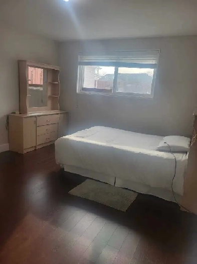 MASTER BEDROOM FOR RENT Image# 1