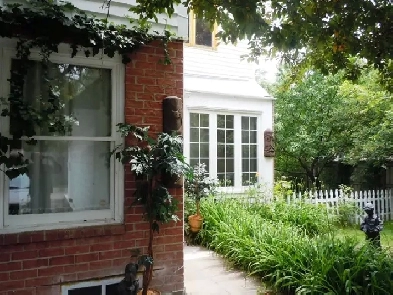 Charming 1-bedroom basmt in Lakeshore/Lornepark, Misssissauga Image# 1