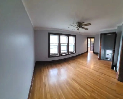 2 bedroom upper duplex Walk to University of Windsor Image# 1