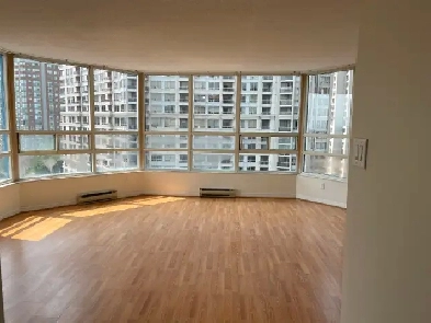 2 Bedroom   Den   Pantry   2 Bath   2 Parking   Locker Image# 1