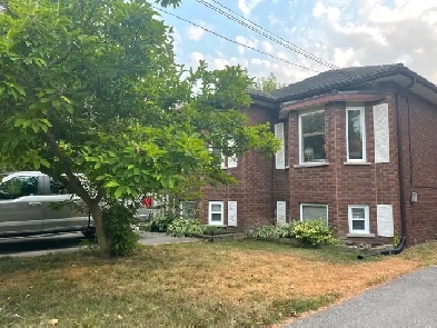 Large 3 Bedroom Unit/North End/All Exclusive/Oct 1st Image# 10