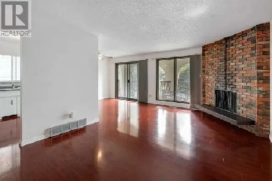 3-Bed Main Floor | Ensuite Bath | In-Suite Laundry | Balcony Image# 9