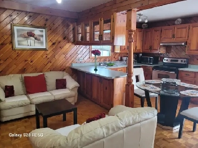 2BR furnished, available - 4 1/2 tout équipé, disponible Image# 1