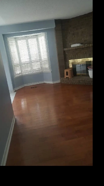 4 bedroom 2.5 bathroom main floor/ upper unit of house for rent Image# 11