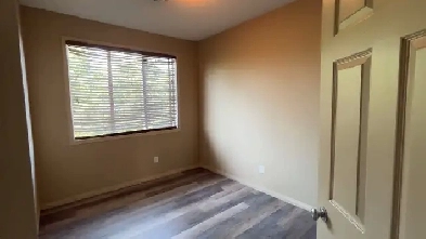 1580  sqft,️ 2 bed,  3 bath, ️ 2 living,  den,  office Image# 1