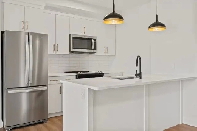 1 MONTH FREE - 2 BDRM/2 BATHROOM CONDO starting at $2395 Image# 1