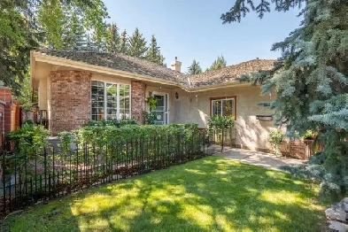 CHARMING ORIGINAL OWNER BUNGALOW IN BRAESIDE! Image# 3