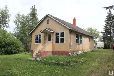 Renovated home on 2 lots in Derwent, AB Image# 6