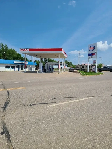 Esso Gas Station with property for sale. Image# 1