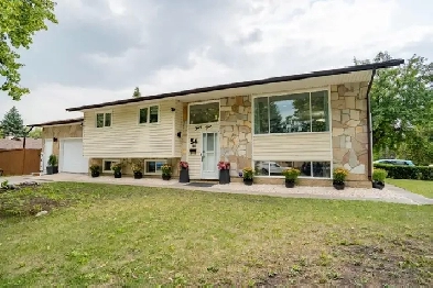 Spacious 4 bedroom home For Sale in Winnipeg Image# 3