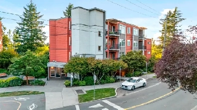 OpenHouse Sat 2-4pm | Stylish 2-Bed at The Brix | Prime Location Image# 8