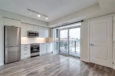 Stylish 1-Bdrm   Den w/ Storage Locker at Danforth and Woodbine Image# 6