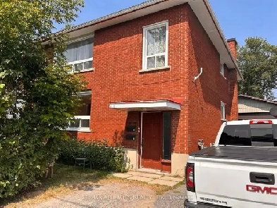GREAT 3-BED UPPER APARTMENT FOR RENT NEAR BRITANNIA! Image# 5