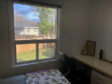 Room for Rent-900-Female UTSC Centennial College
