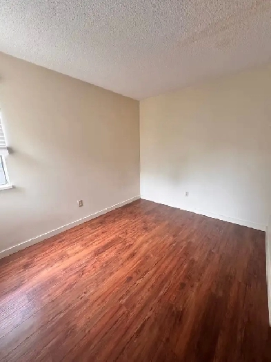 LOOKING FOR A ROOMMATE in a two bedroom apartment Image# 6