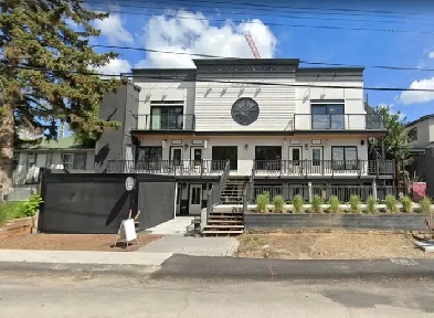 Retail Space for Lease in Marda Loop – Turnkey Clothing Boutique Image# 1